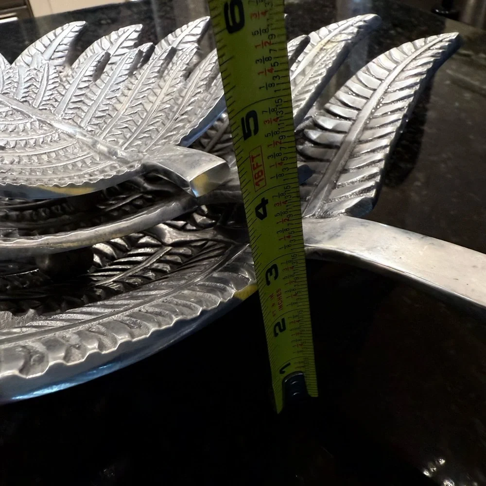 Silver Leaf-Shaped Decorative Trays - Picture 6 of 14